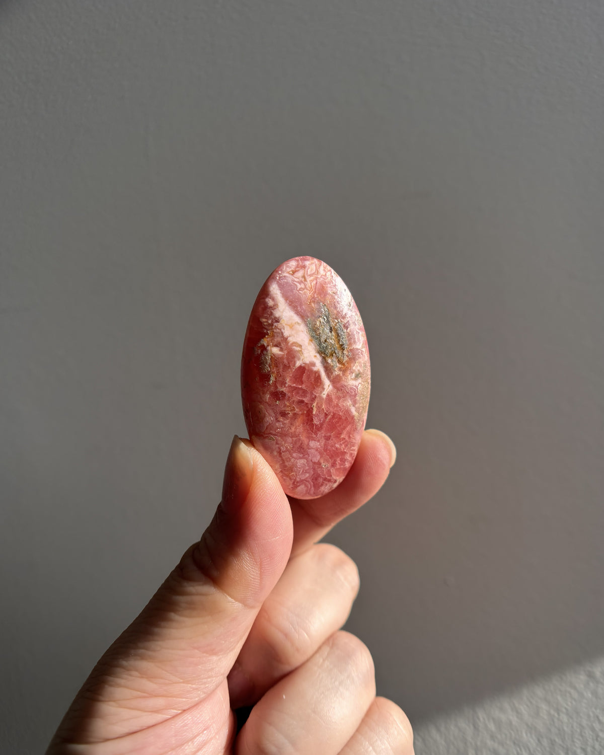 Rhodochrosite Palmstone 28.7g