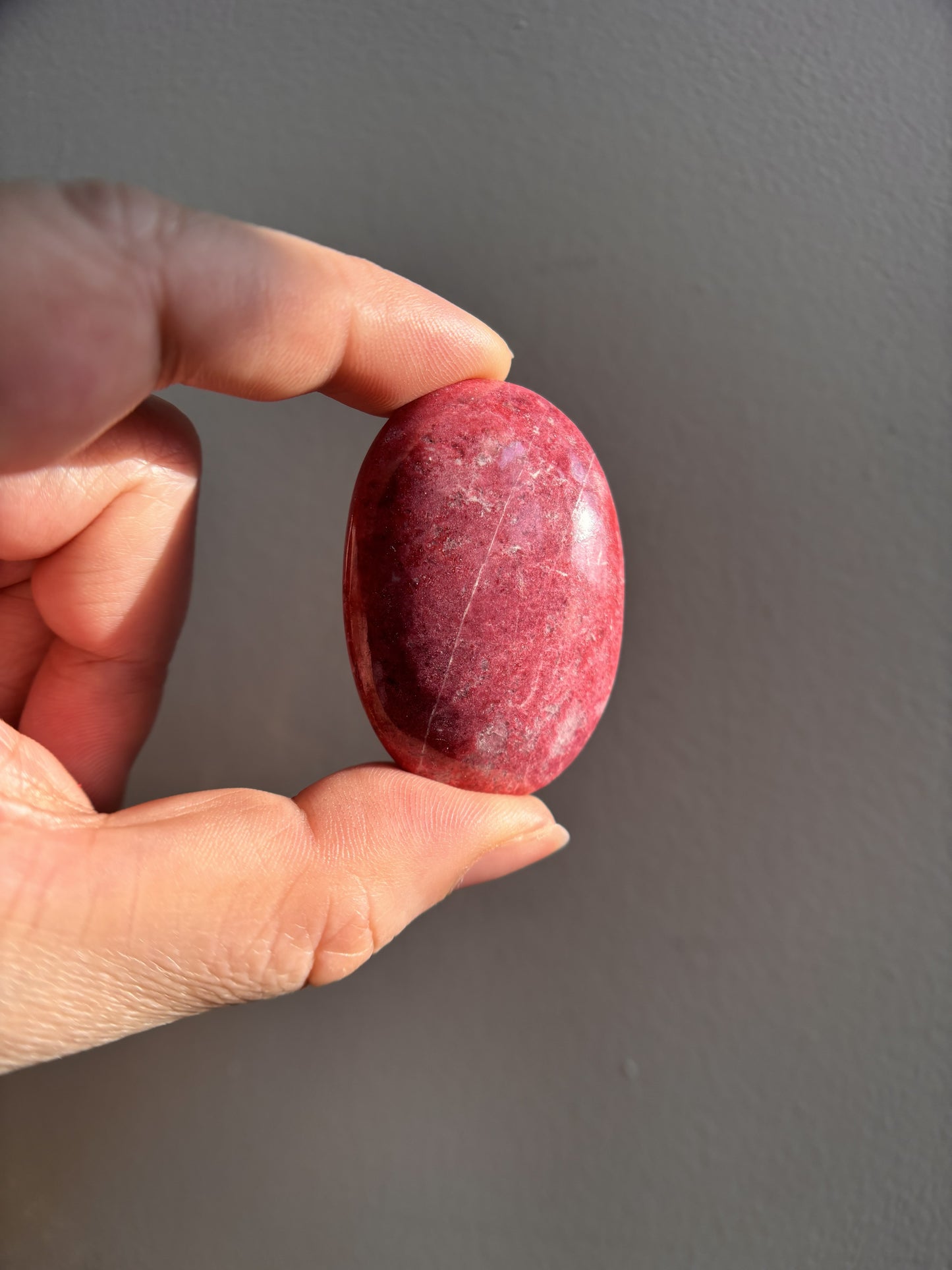 Thulite Palmstone 43g