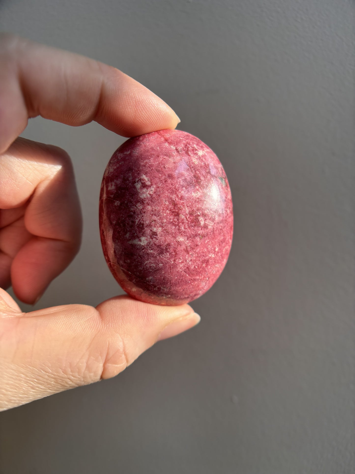 Thulite Palmstone 70g