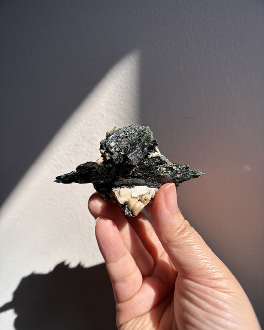Aegirine on Orthoclase 80.6g