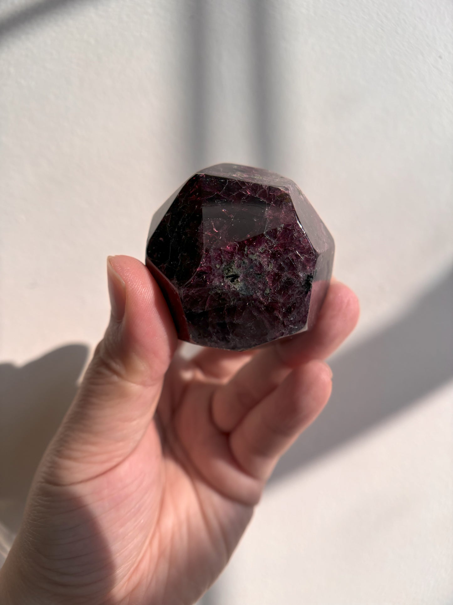 Almandine Garnet Dodecahedron 225g (0.5lbs)