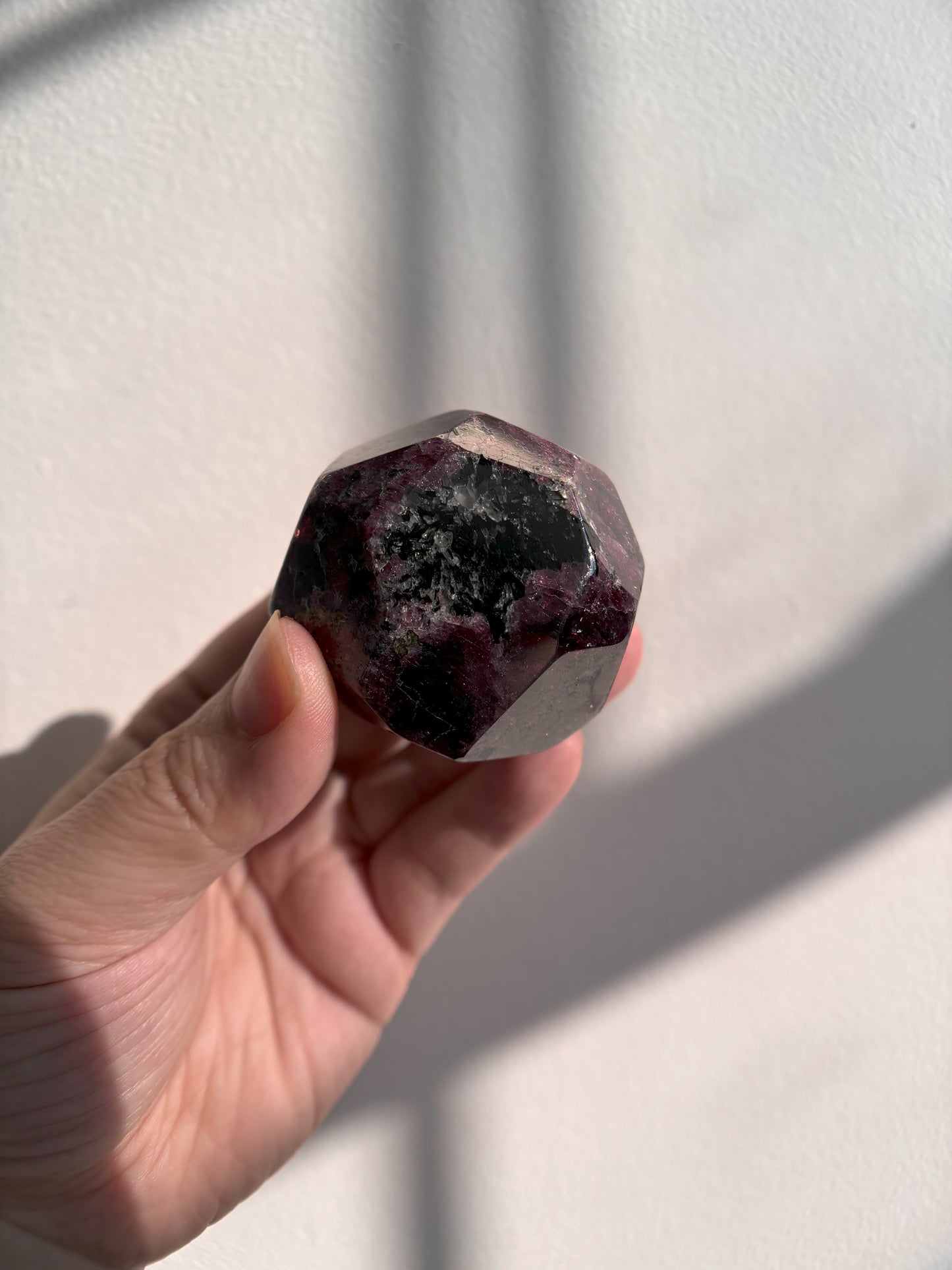 Almandine Garnet Dodecahedron 225g (0.5lbs)