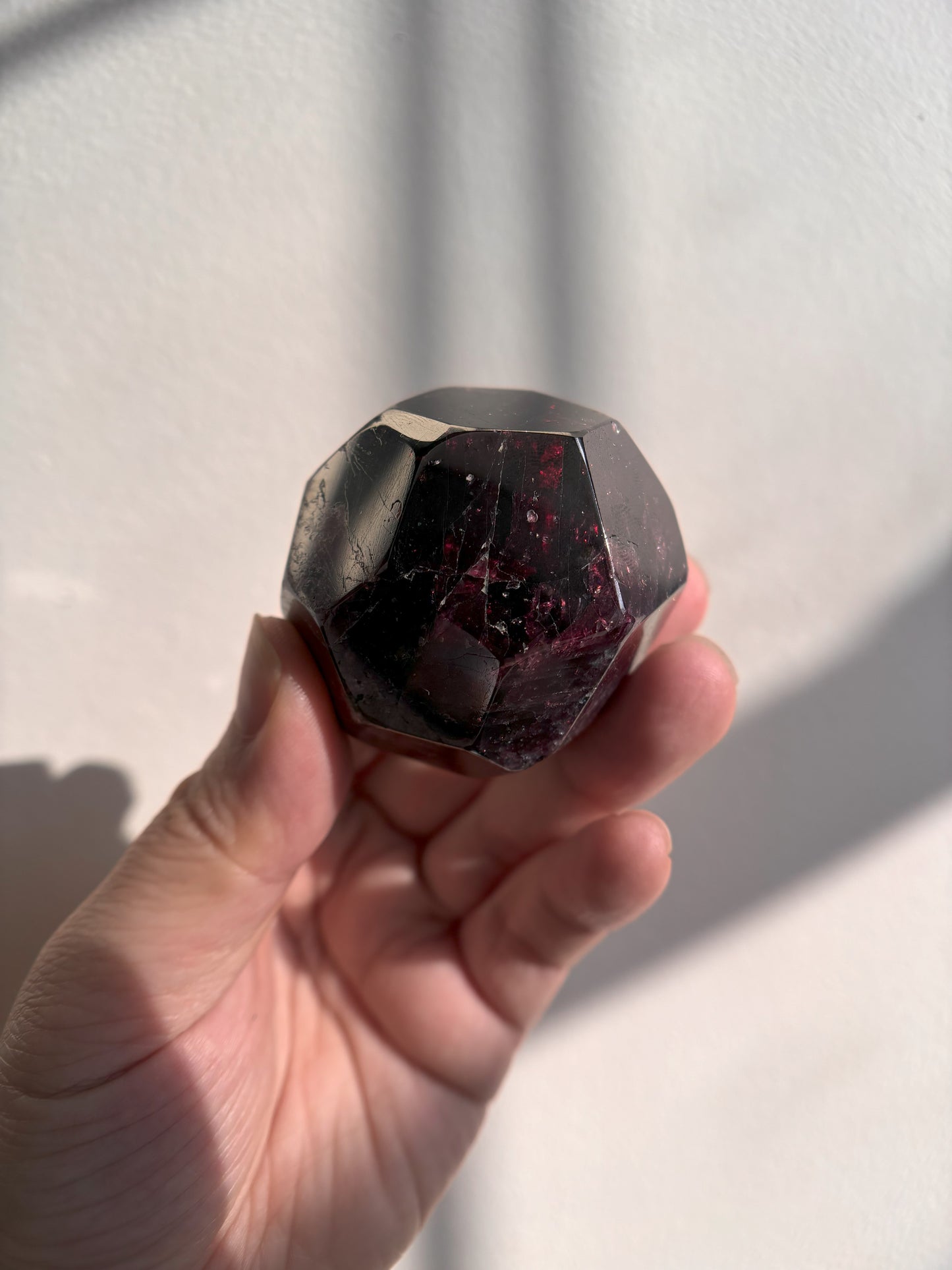 Almandine Garnet Dodecahedron 225g (0.5lbs)