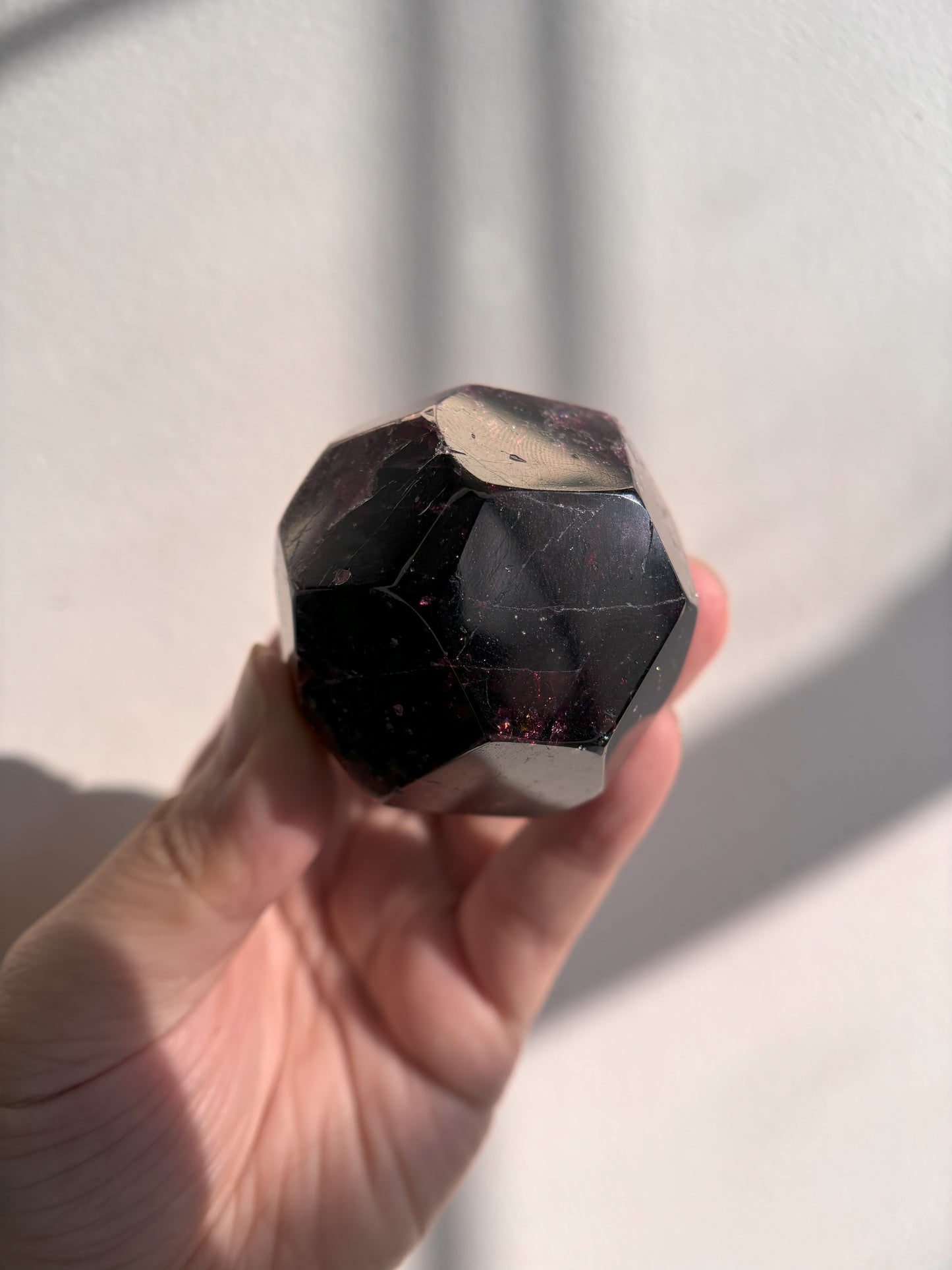 Almandine Garnet Dodecahedron 225g (0.5lbs)