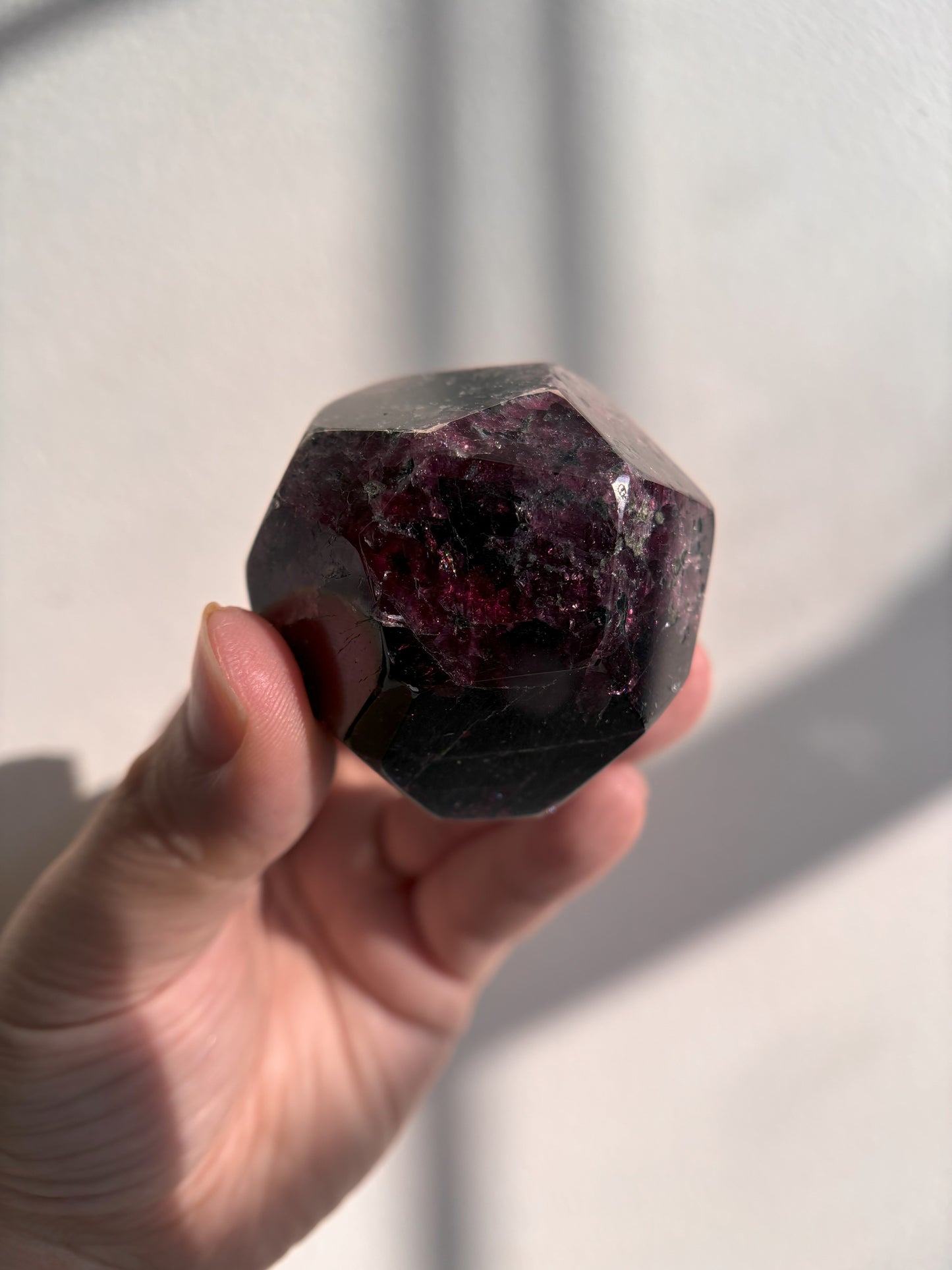 Almandine Garnet Dodecahedron 225g (0.5lbs)