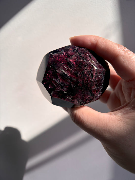 Almandine Garnet Dodecahedron 475g (1.05lbs)