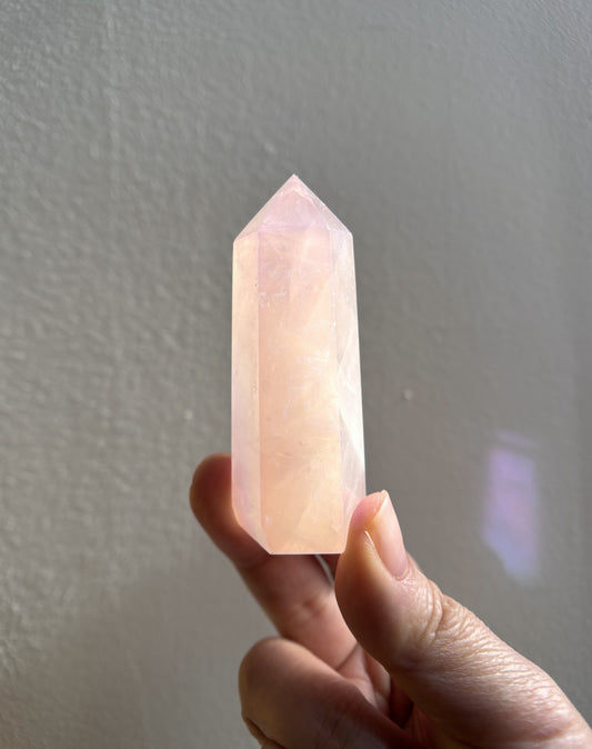 Rose Aura Quartz Tower 59g