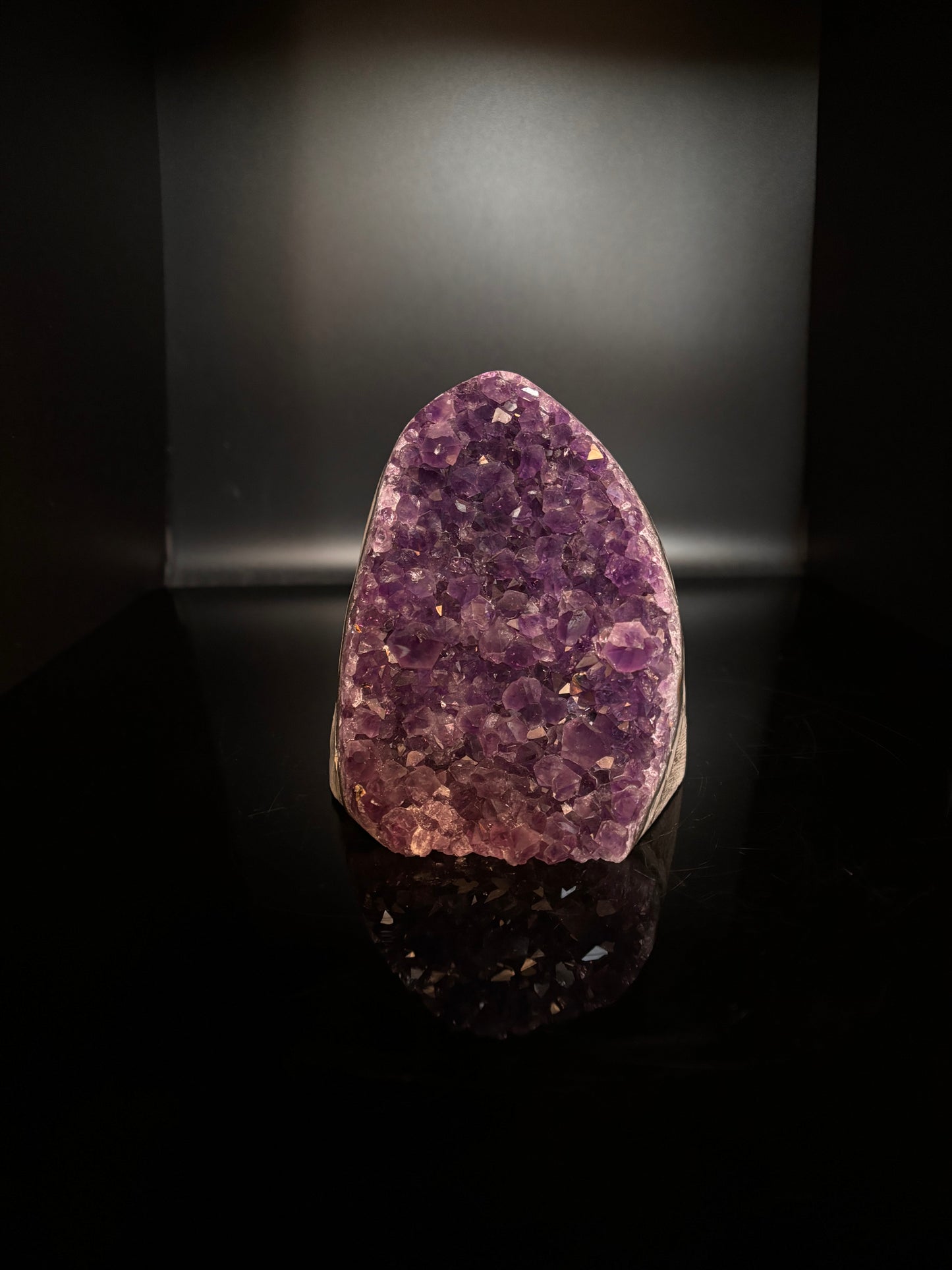 Amethyst Cutbase 576g