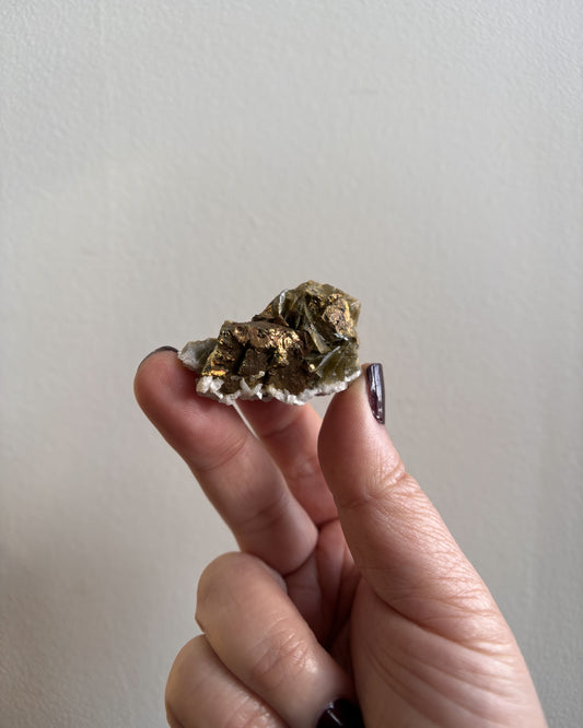 Chalcopyrite and Siderite 23.5g