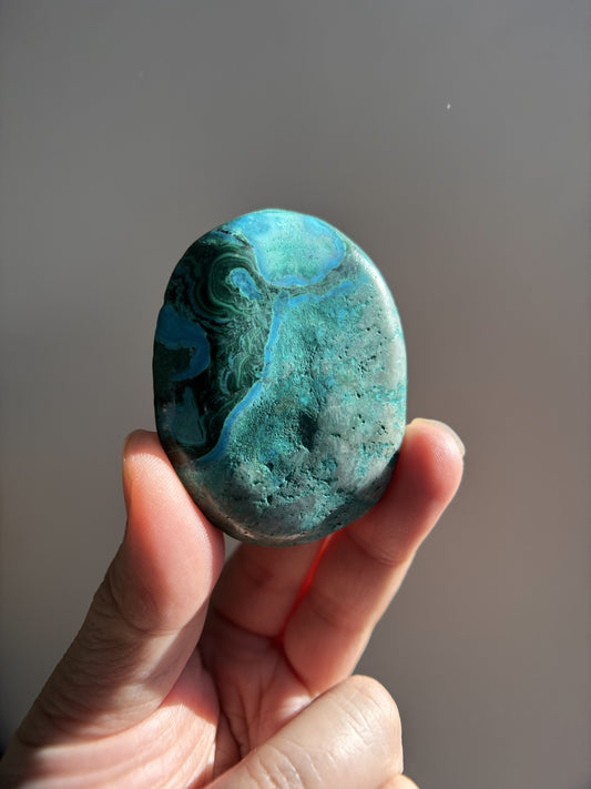 Chrysocolla Malachite Palmstone 43g