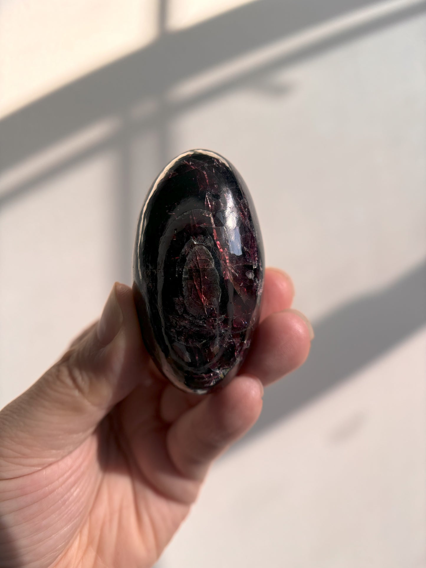 Garnet Lingam 123g