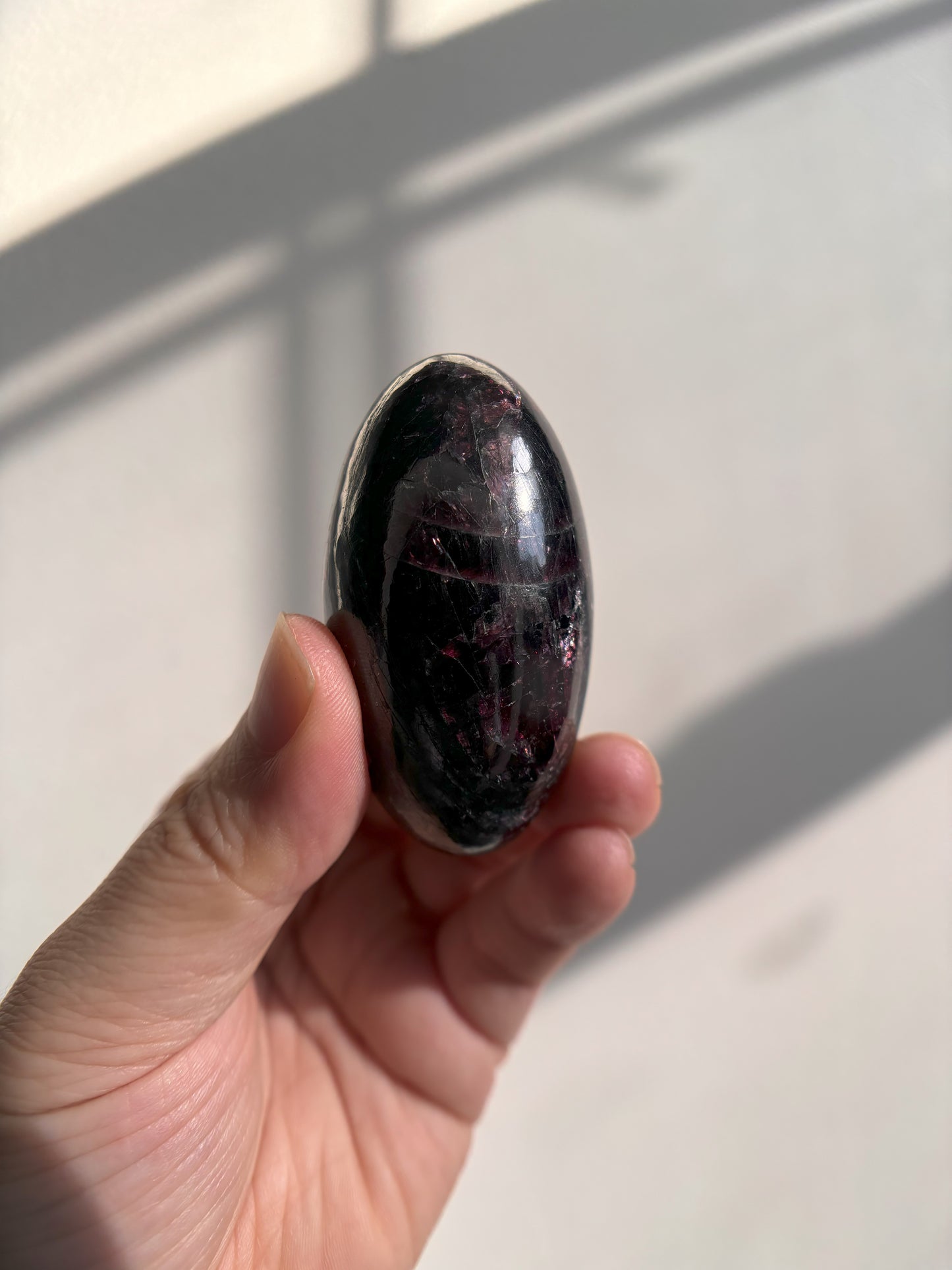 Garnet Lingam 123g