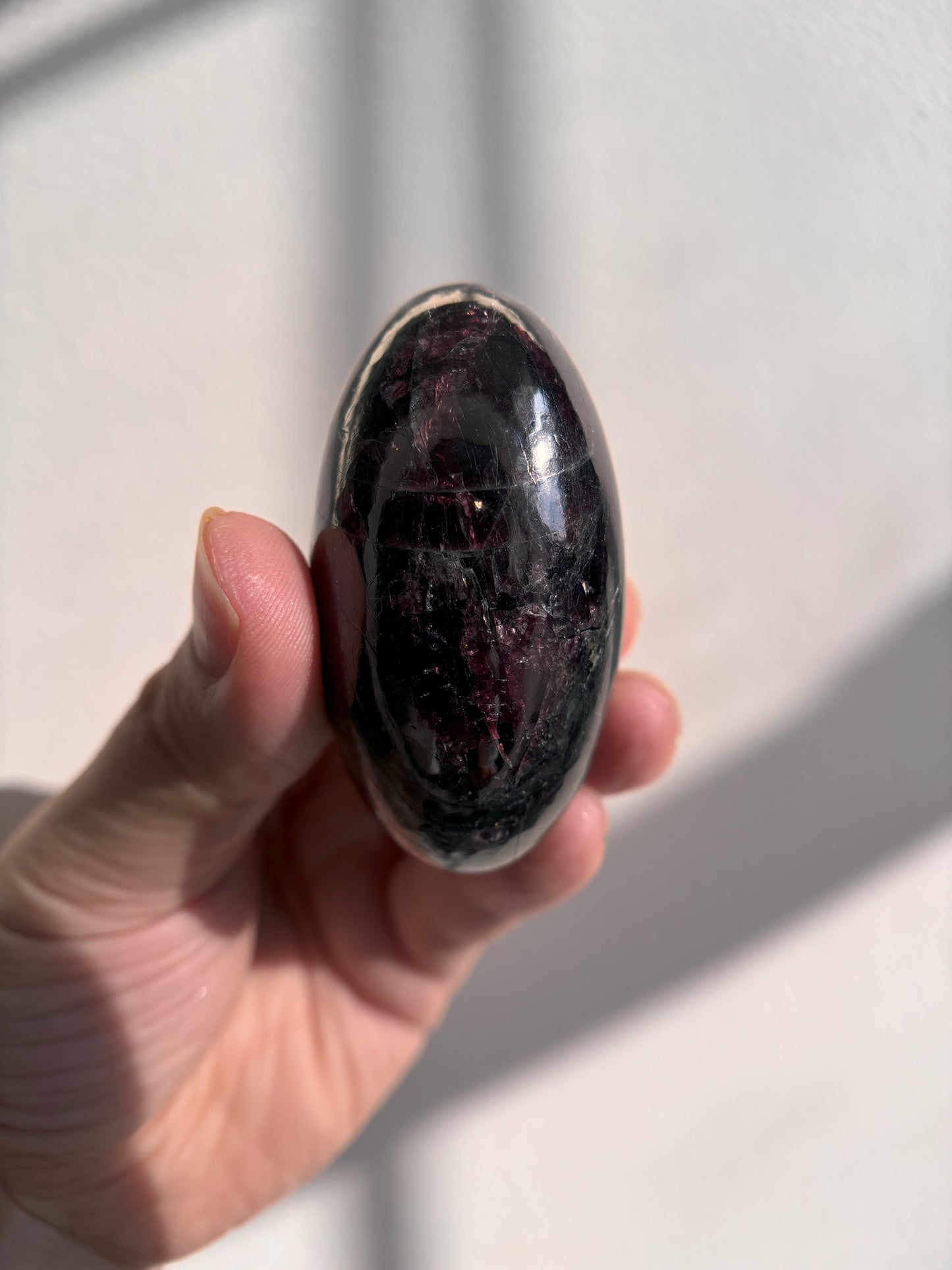 Garnet Lingam 123g