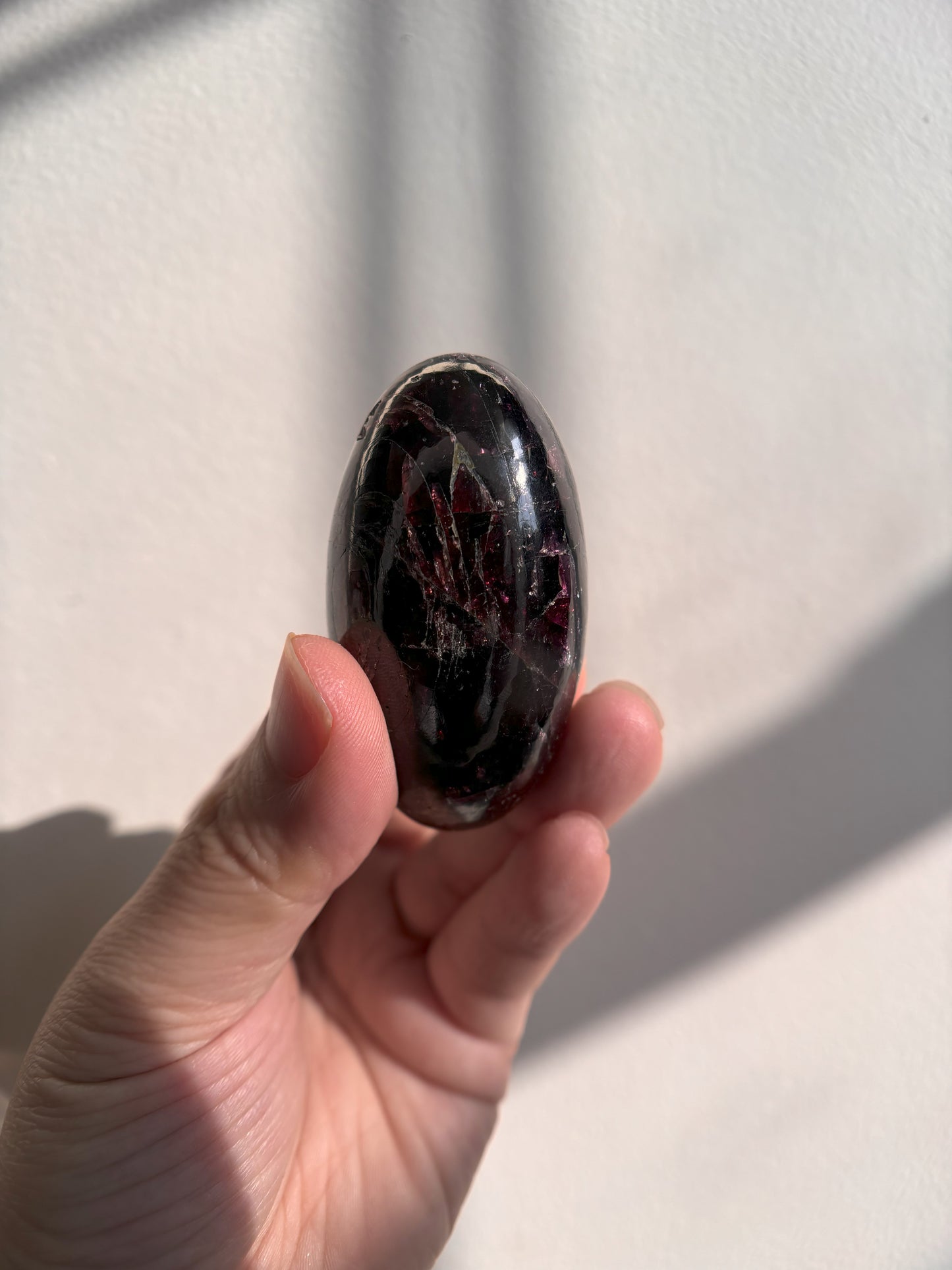 Garnet Lingam 123g