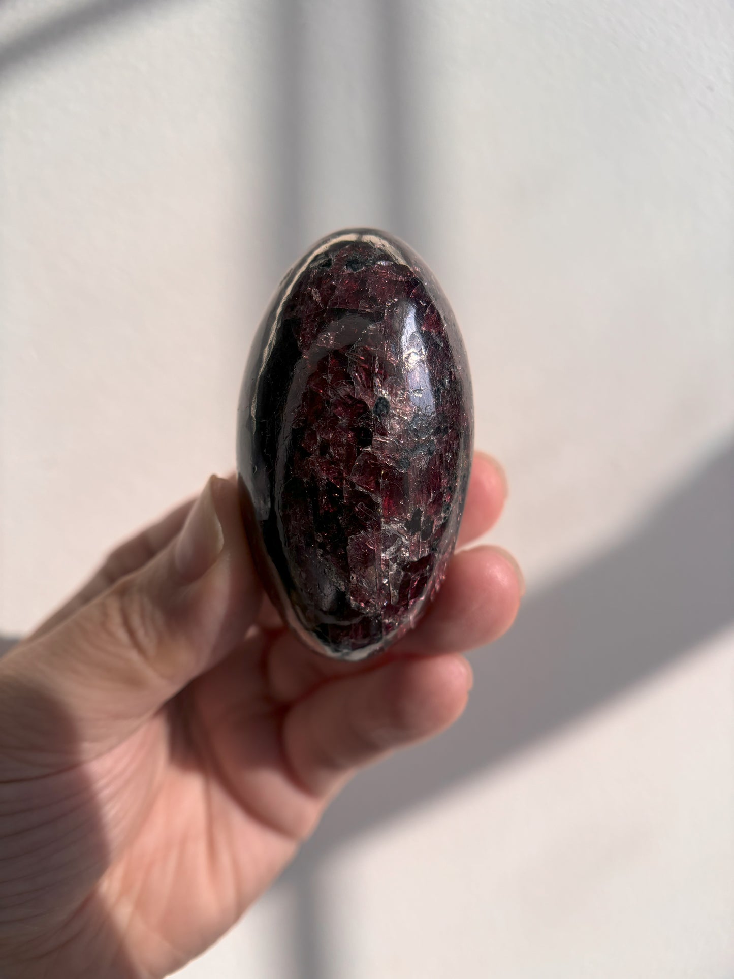 Garnet Lingam 133g