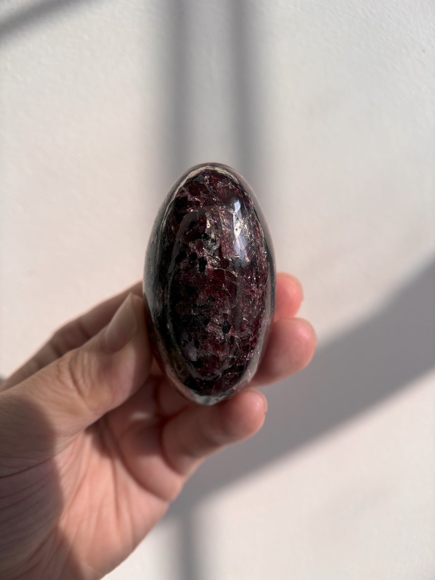 Garnet Lingam 133g