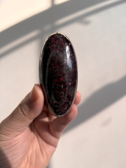 Garnet Lingam 175g