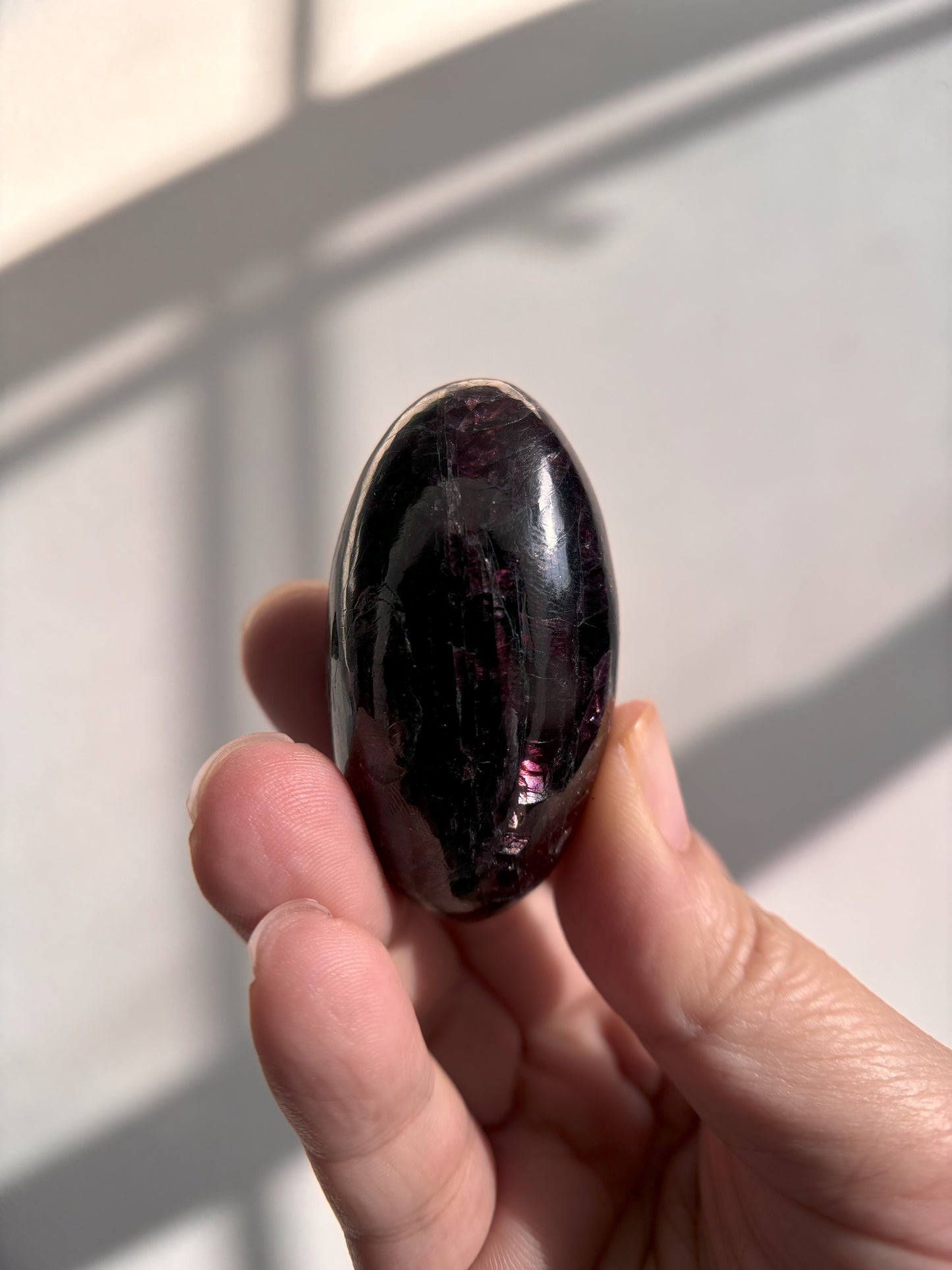 Garnet Lingam 82g