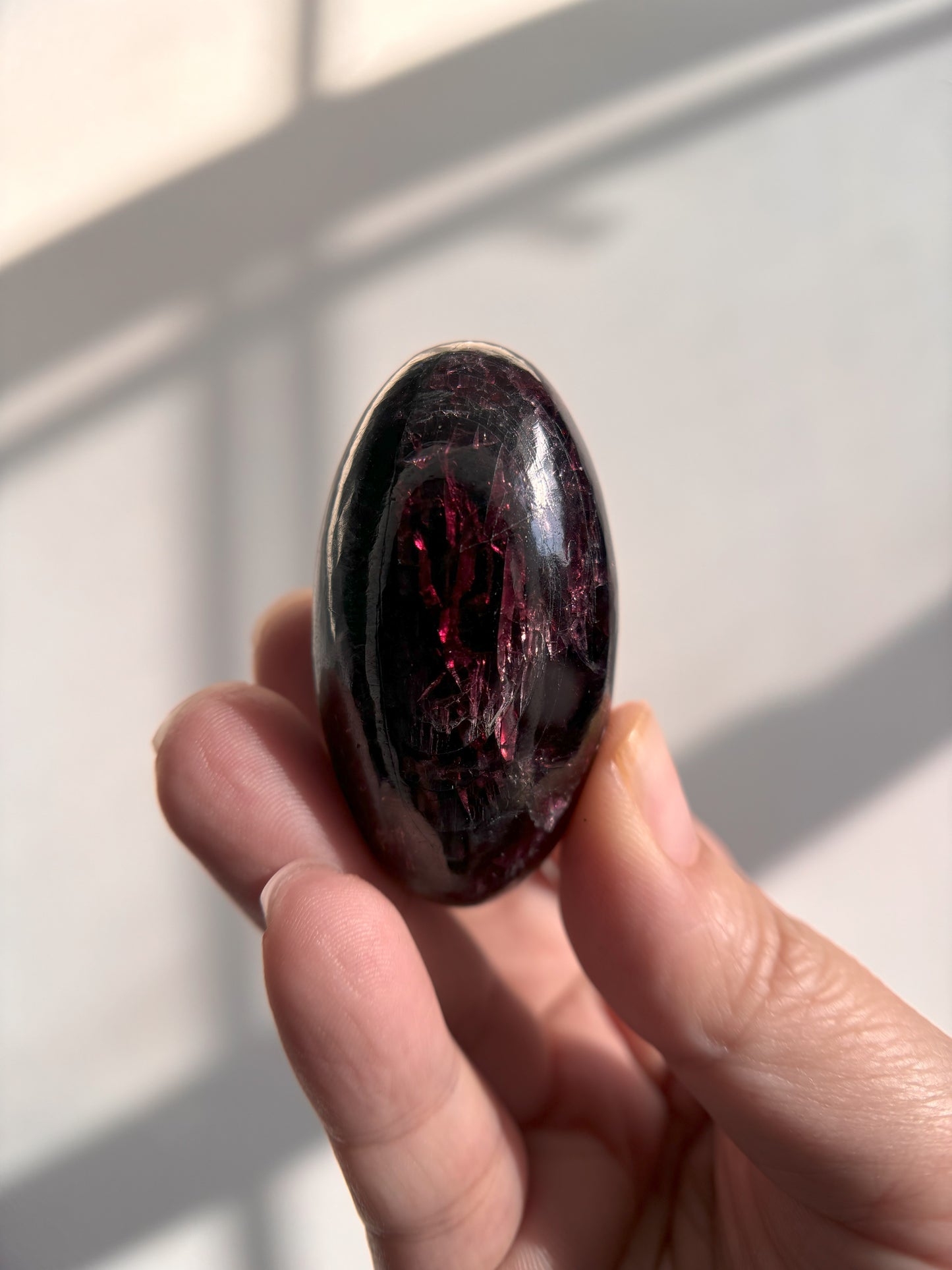 Garnet Lingam 82g