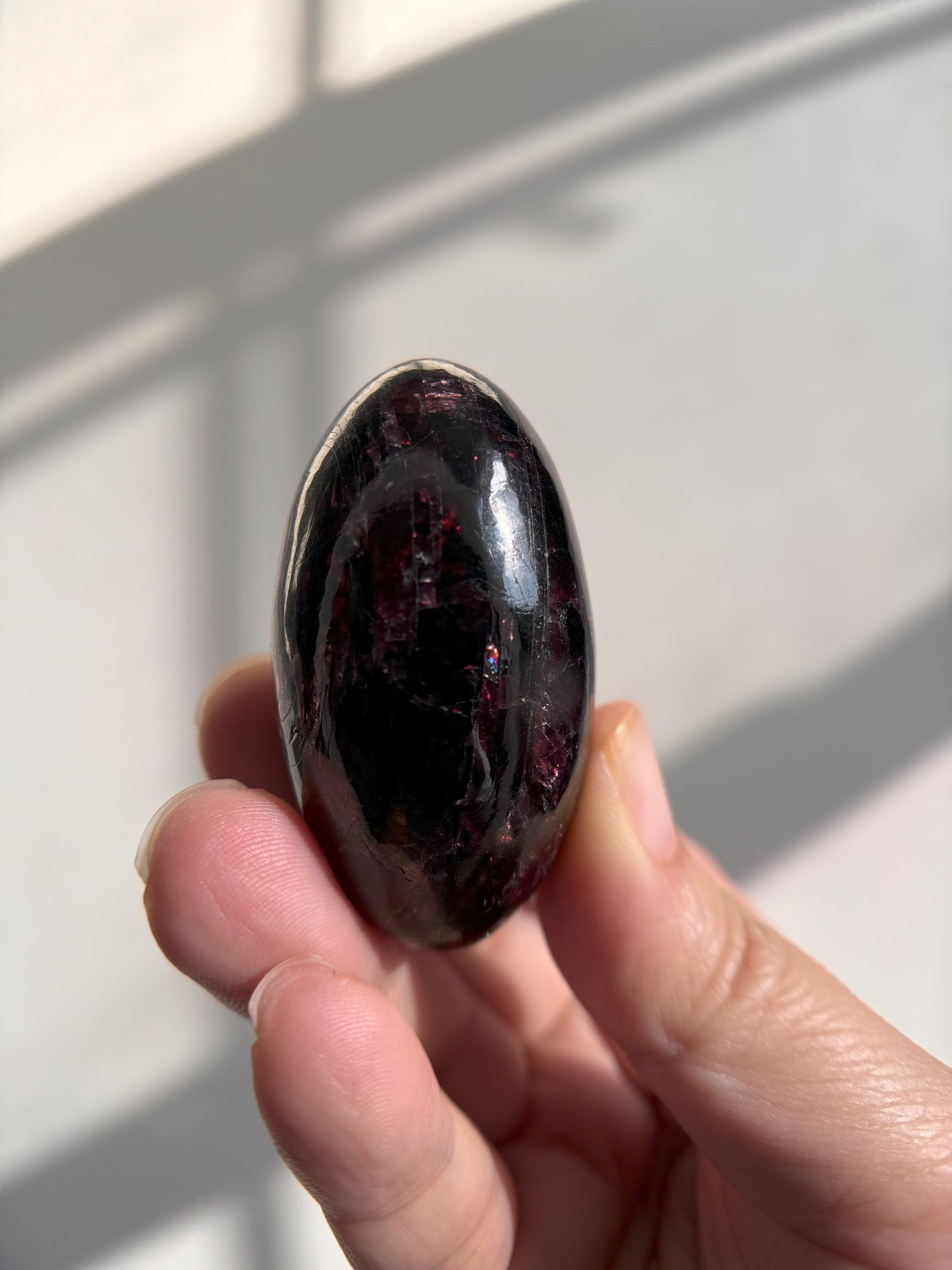 Garnet Lingam 82g