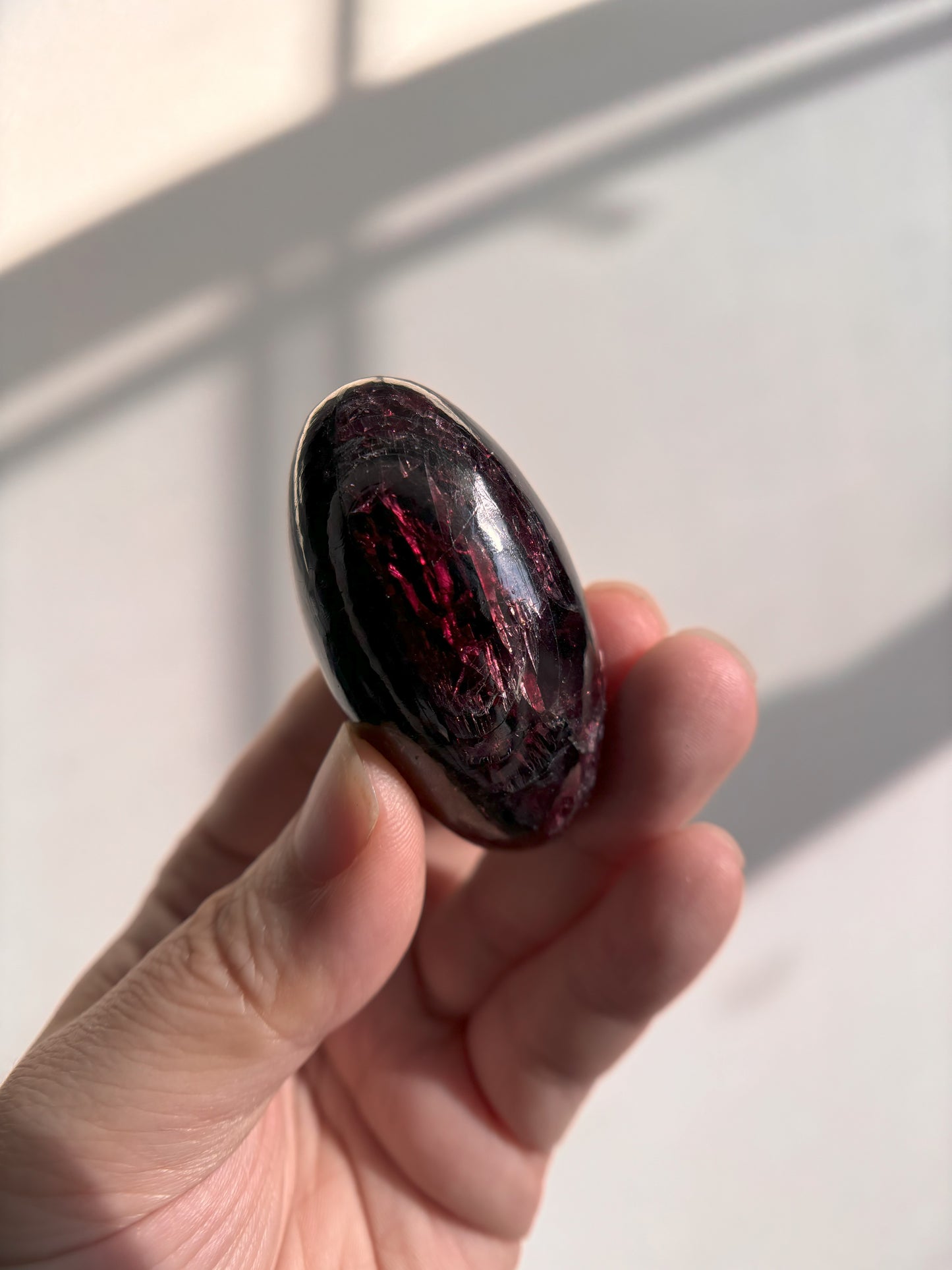 Garnet Lingam 82g