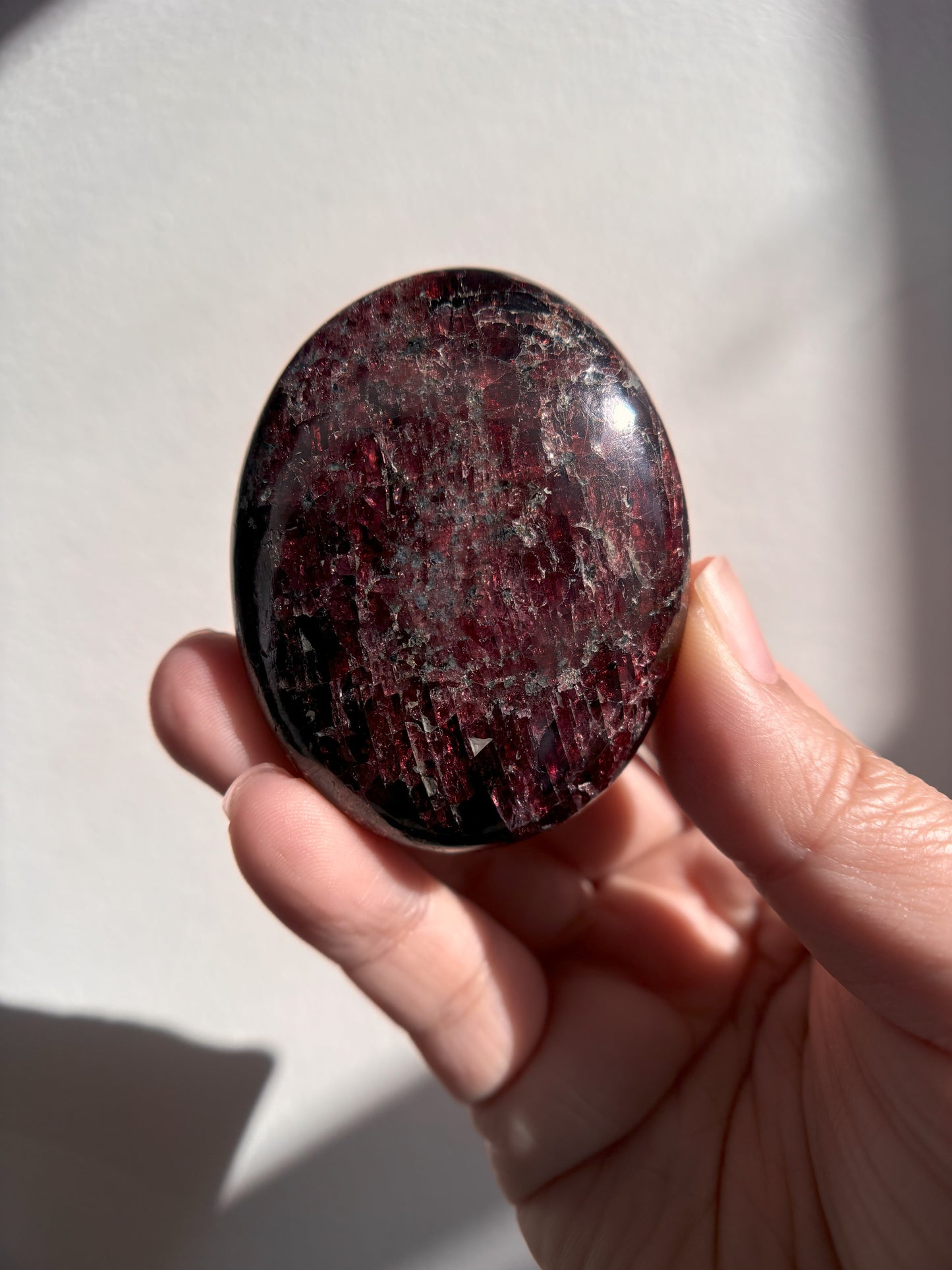 Garnet Palmstone 113.5g