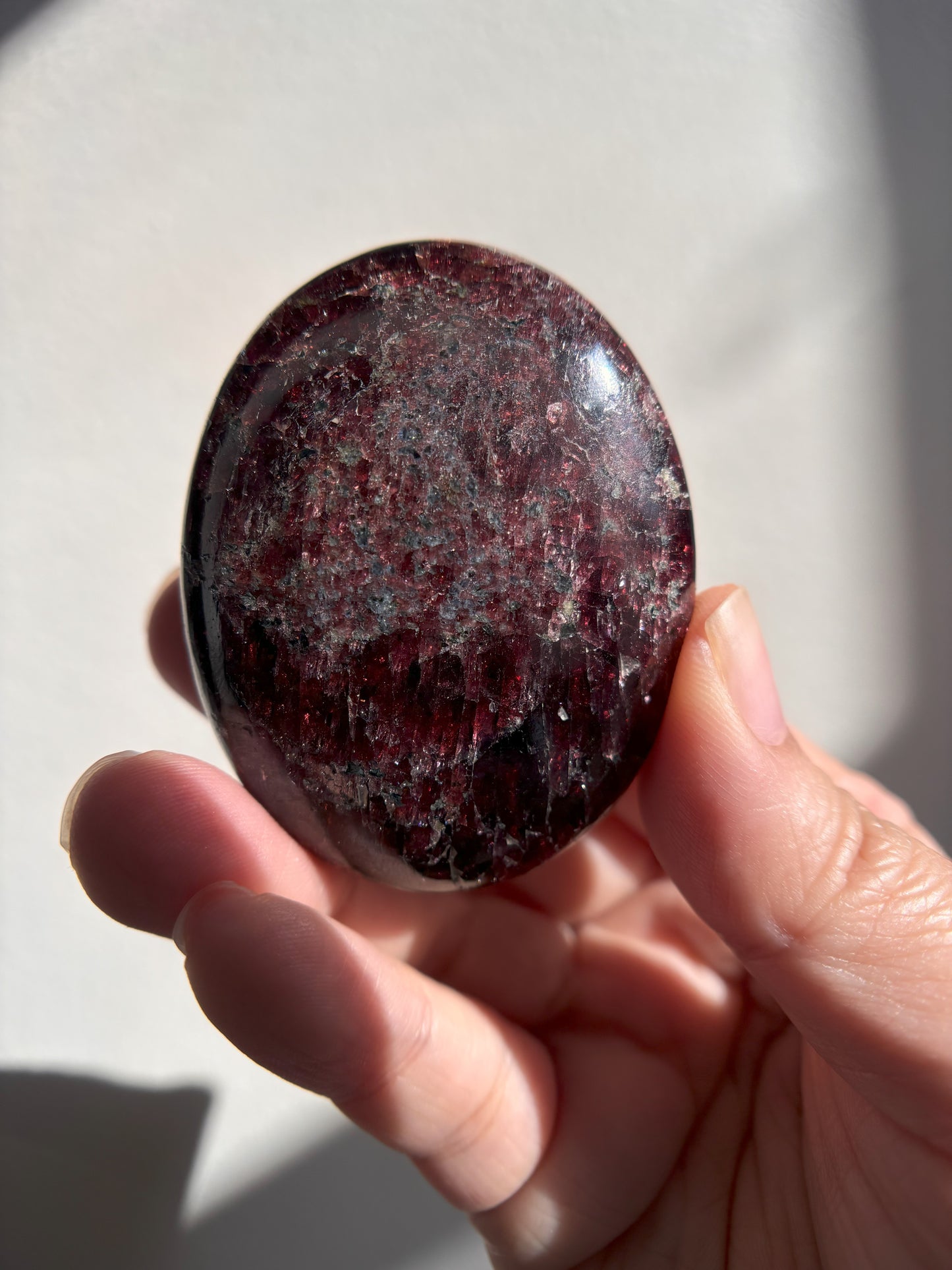 Garnet Palmstone 113.5g