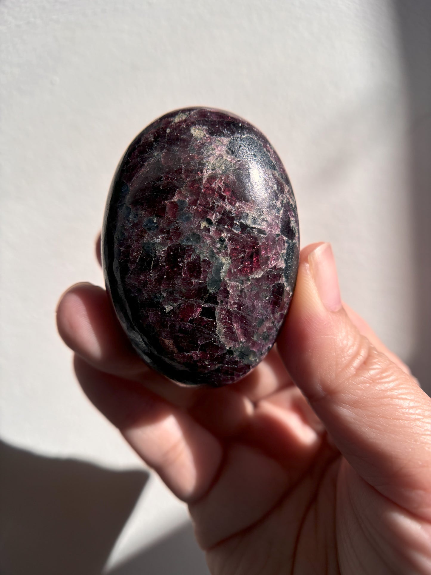 Garnet Palmstone 124g