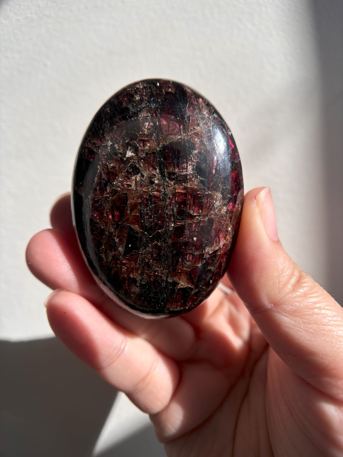 Garnet Palmstone 165g