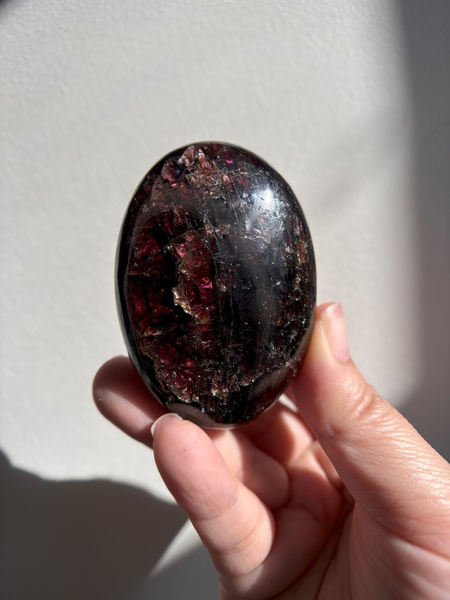 Garnet Palmstone 165g