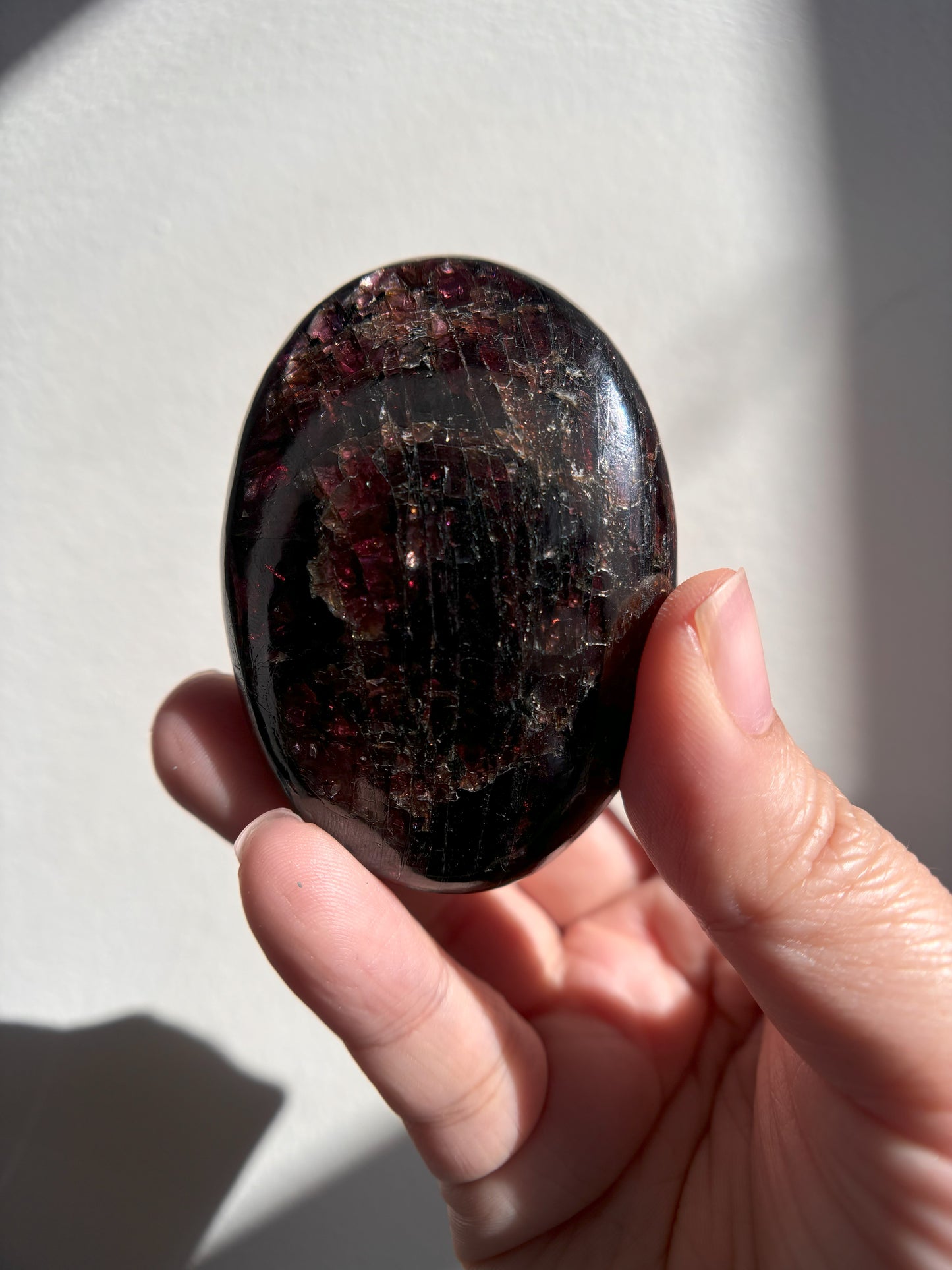 Garnet Palmstone 165g