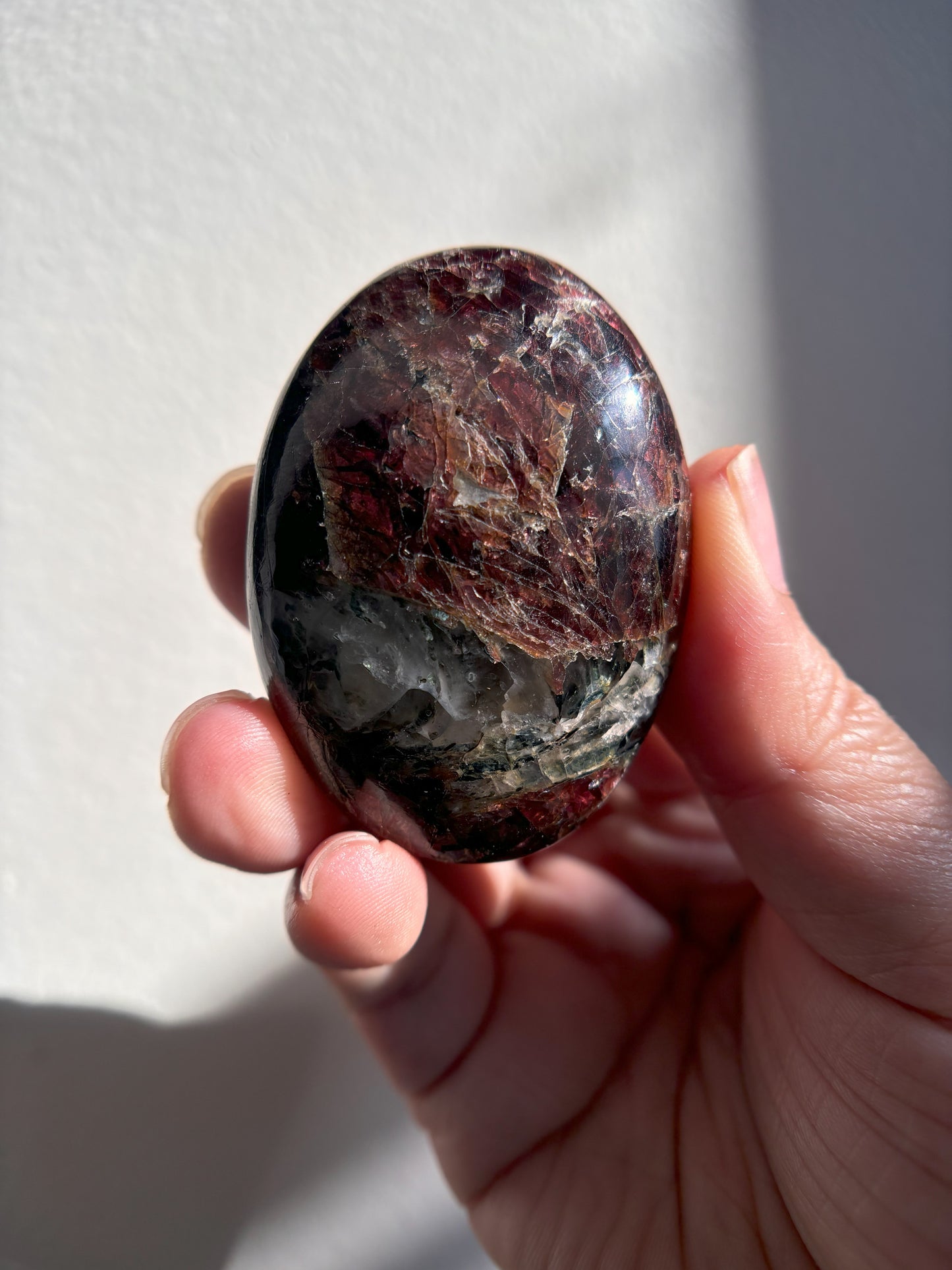 Garnet with Quartz Palmstone 84g