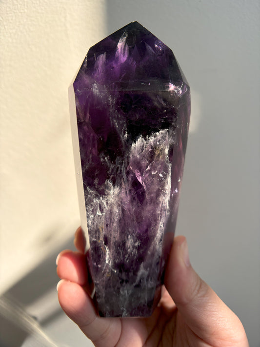 Bahia Amethyst Tower 364g