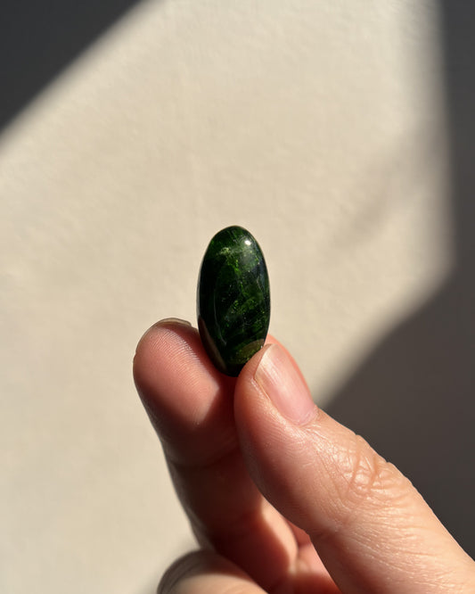 High-Grade Chrome Diopside Lingam 6.5g