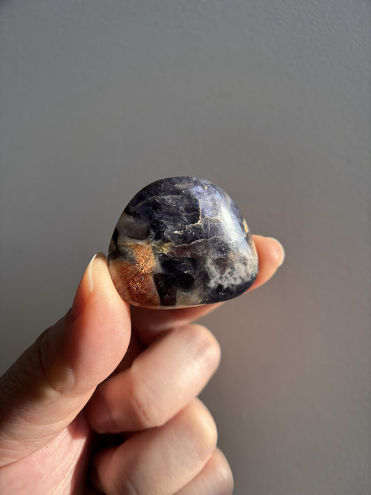 Iolite with Sunstone 22g
