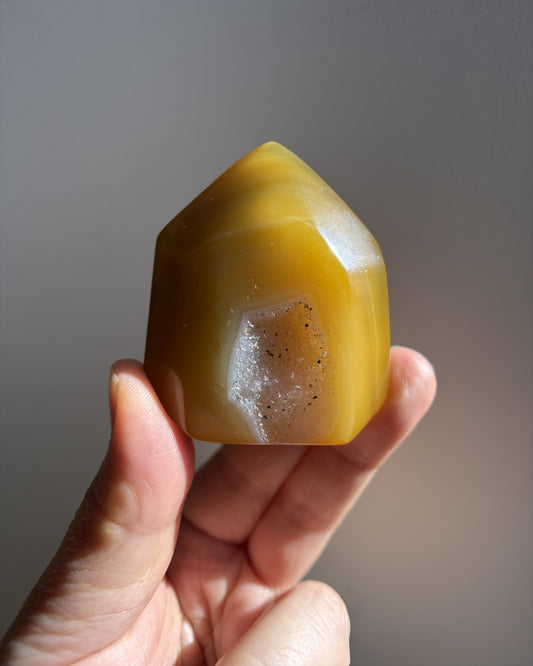 Mini Agate Standing Point 63g