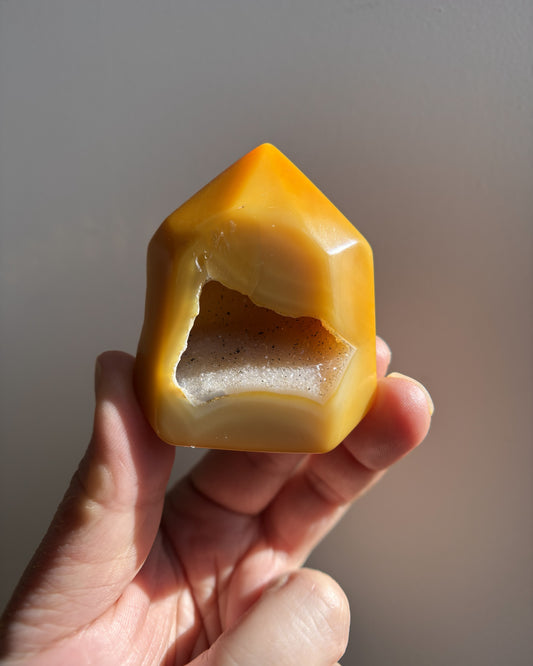 Mini Agate Standing Point 65g