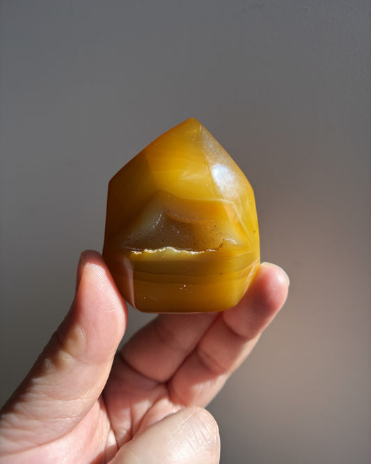 Mini Agate Standing Point 69g
