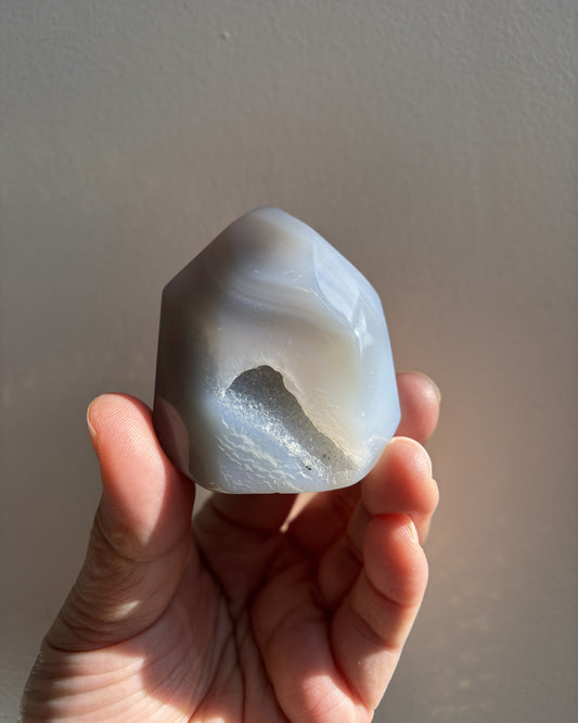 Mini Agate Standing Point 71g