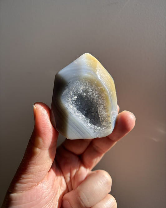 Mini Agate Standing Point 72g