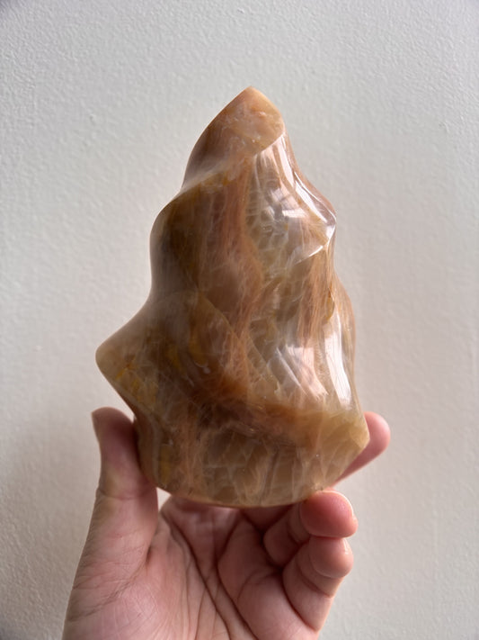 Peach Moonstone Flame 569g