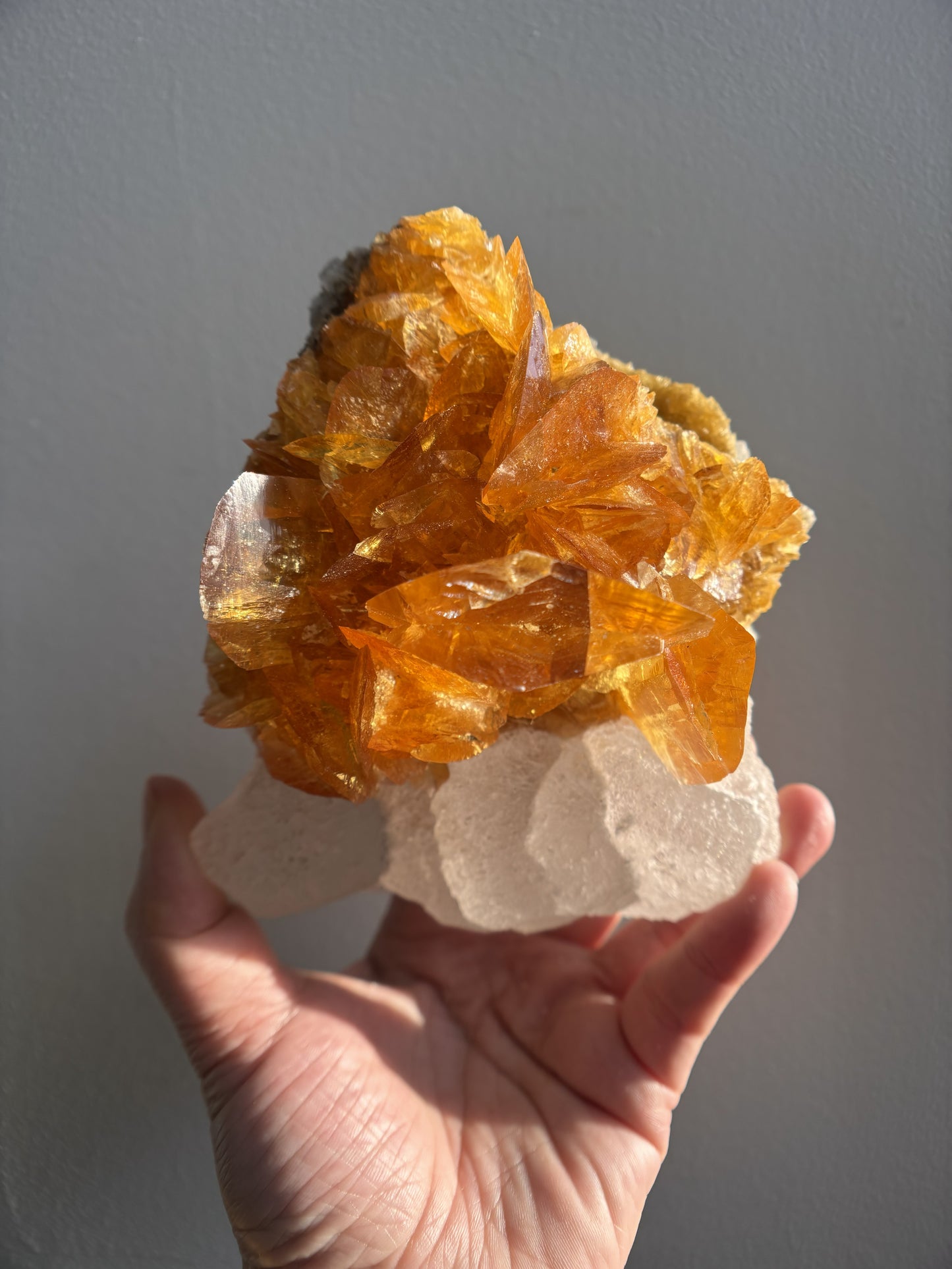 Peruvian Golden Selenite with Sugary Halite 1.07kg (2.36lbs)