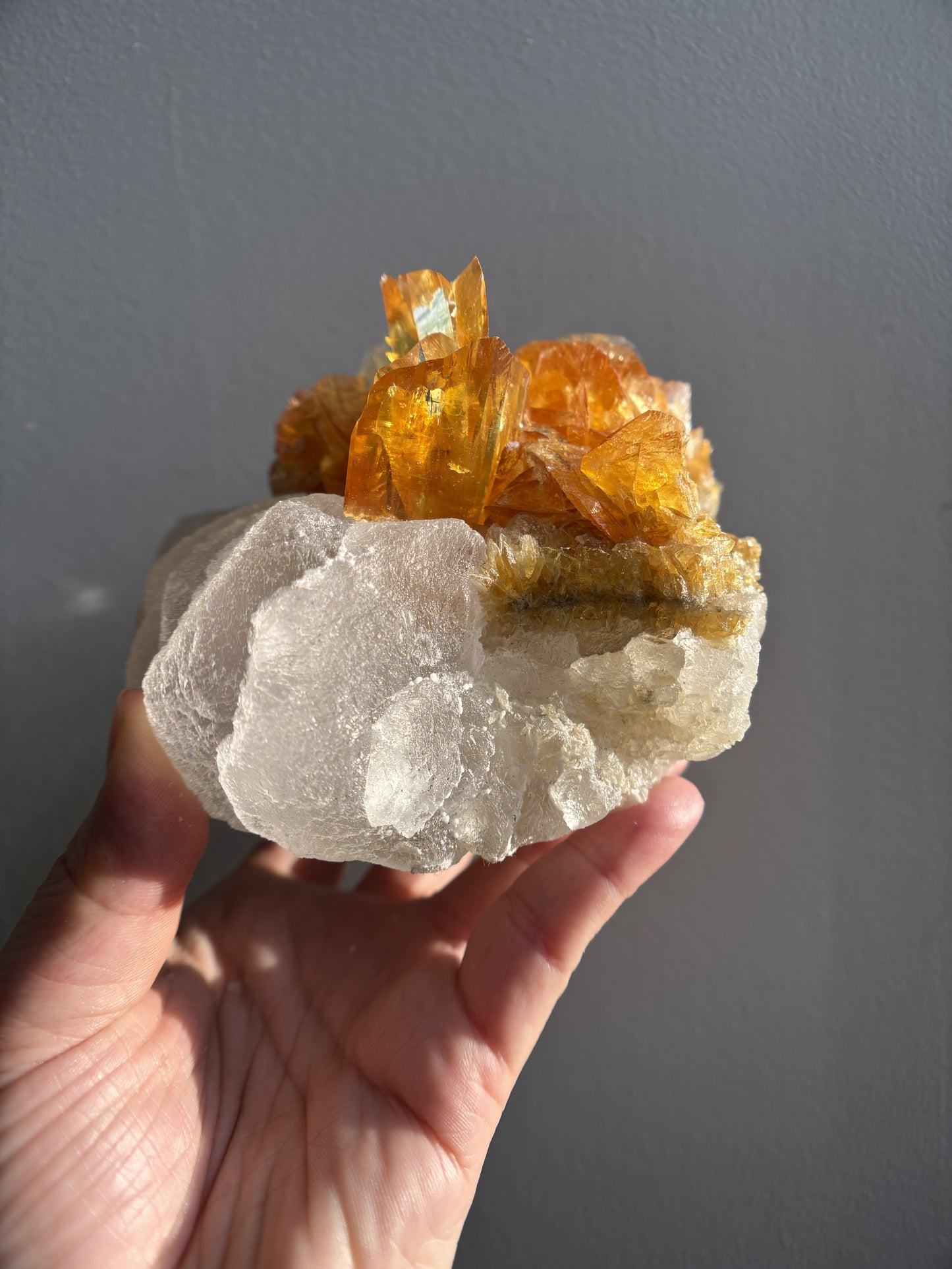 Peruvian Golden Selenite with Sugary Halite 1.07kg (2.36lbs)