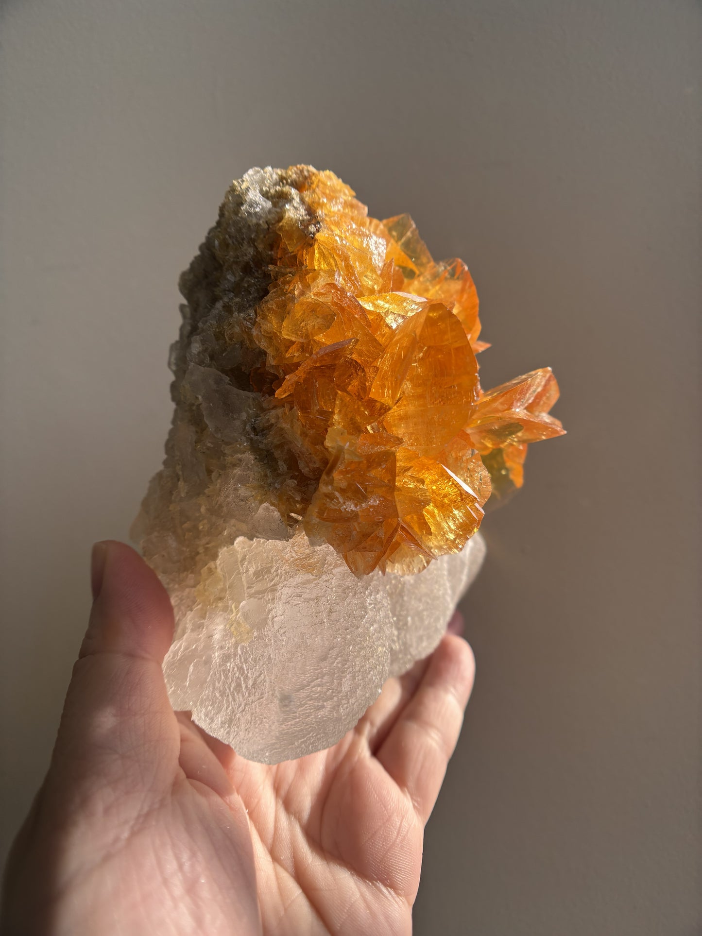 Peruvian Golden Selenite with Sugary Halite 1.07kg (2.36lbs)