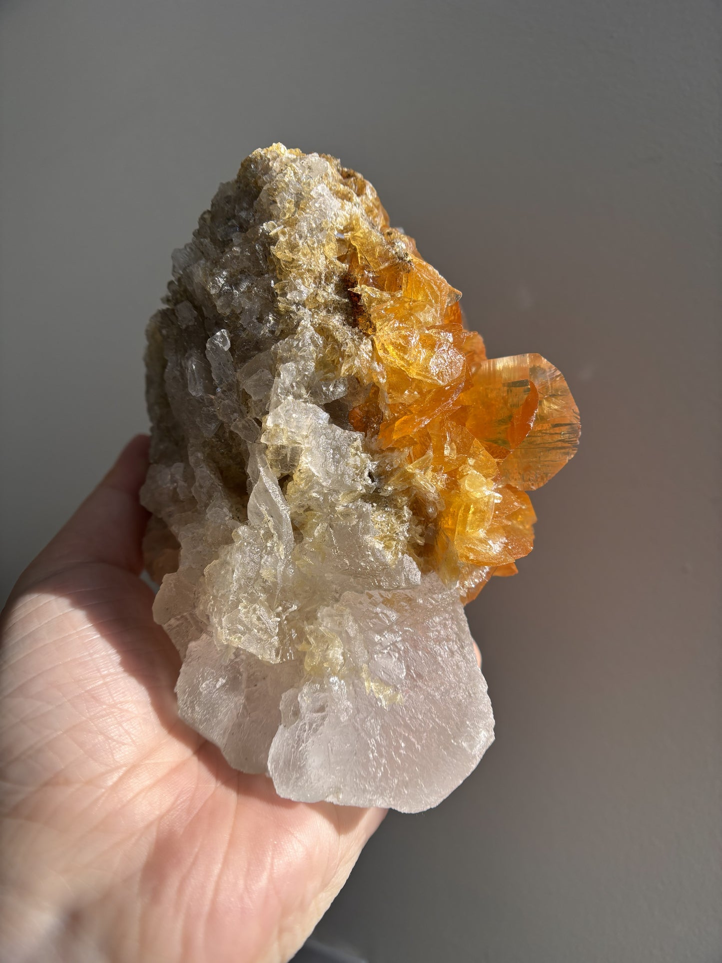 Peruvian Golden Selenite with Sugary Halite 1.07kg (2.36lbs)