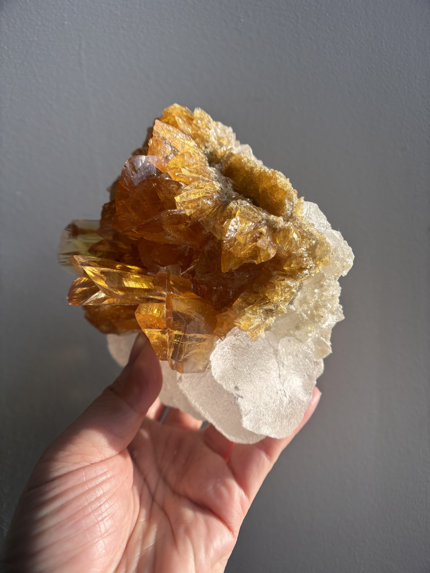 Peruvian Golden Selenite with Sugary Halite 1.07kg (2.36lbs)