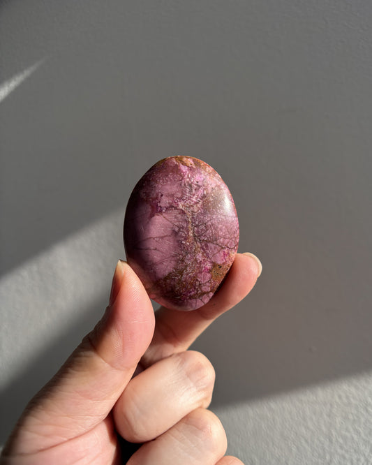 Pink Cobaltocalcite Palmstone 24.4g
