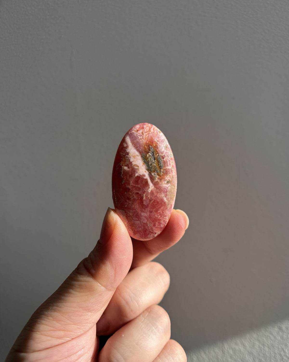 Rhodochrosite Palmstone 28.7g