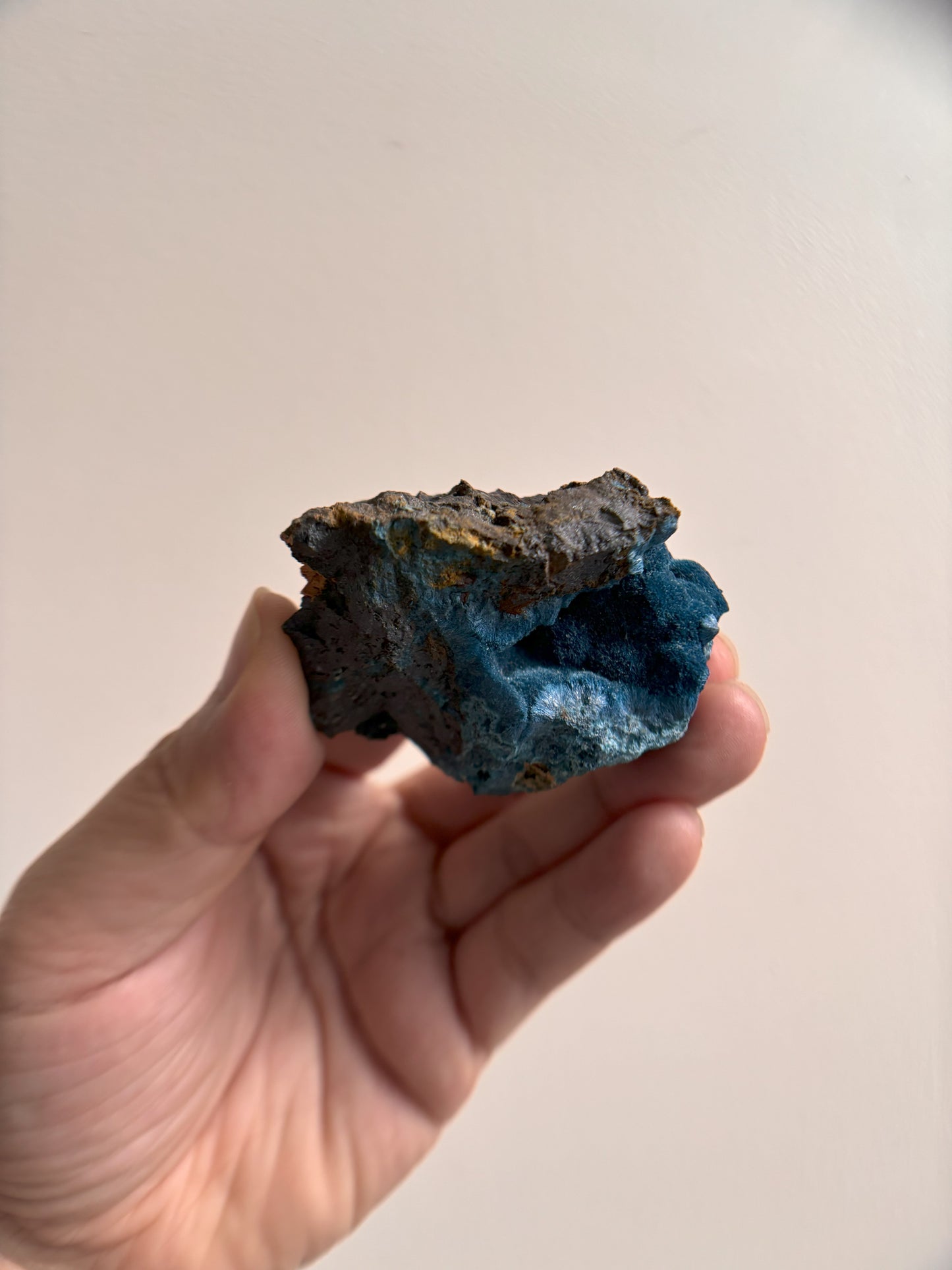 Velvety Shattuckite and Manganese 118g