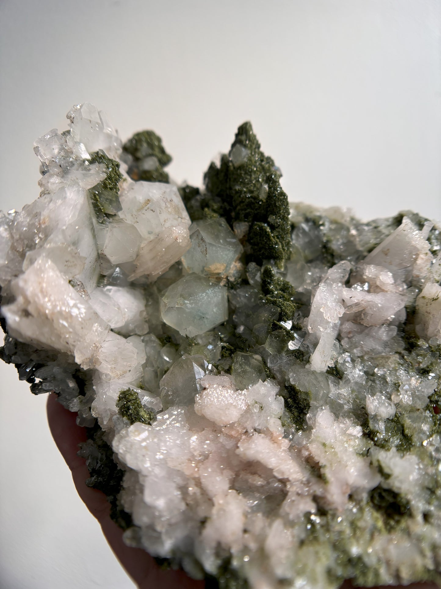 Forest Sparkly Epidote with Quartz 445g